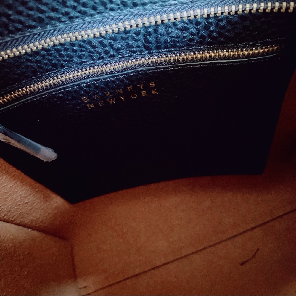 Barneys New York
100% Leather Satchel black - Picture 10 of 13
